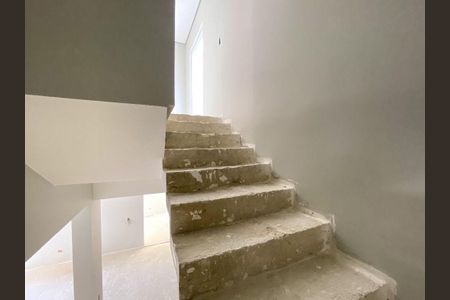 4_photo/94dce317c5.e1d2c46bde3eb79c-ATLAS-9133b4b4-4556-4f9e-ad84-e7efa67c87b7.jpg de casa à venda com 3 quartos, 184m² em Fazendinha, Curitiba