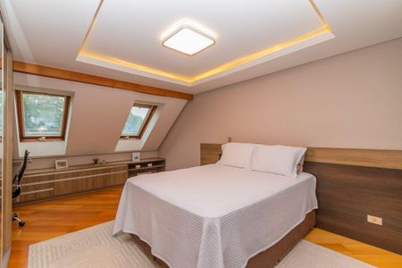 26_photo/94dce31a89.ac59da683d20aab1-ATLAS-90eec7d7-a5b5-4449-8aba-ece53442cb3b.jpg de casa à venda com 5 quartos, 345m² em Fazendinha, Curitiba