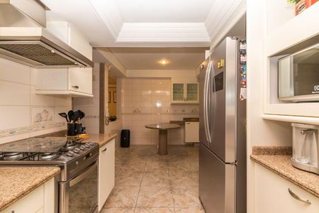 18_photo/94dce31a89.ac59da683d20aab1-ATLAS-c720eb51-782b-4253-a939-d4cbad1eef53.jpg de casa à venda com 5 quartos, 345m² em Fazendinha, Curitiba