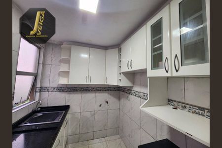 4_photo/94dce31d2b.1a673d0eddefdacb-ATLAS-b32ba942-0a5f-4afe-937c-5ef9d6bc763e.jpg de apartamento à venda com 3 quartos, 49m² em Fazendinha, Curitiba