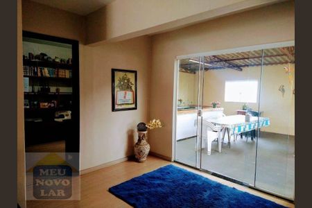 23_photo/94dce31e0f.cdc422f0f5acc07d-ATLAS-1d1fda53-4fc7-4450-a665-480569336533.jpg de casa à venda com 3 quartos, 720m² em Fazendinha, Curitiba