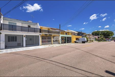 45_photo/94dce31e85.0abb473e952761da-ATLAS-e59bad03-76fb-484c-bb1a-748fb503f2c6.jpg de casa à venda com 3 quartos, 101m² em Fazendinha, Curitiba