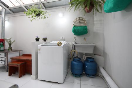 15_photo/94dce31e99.565d65a6458b6ca1-ATLAS-b539558a-c90a-4897-ac78-d76eaa9d7ba9.jpg de casa à venda com 3 quartos, 80m² em Fazendinha, Curitiba