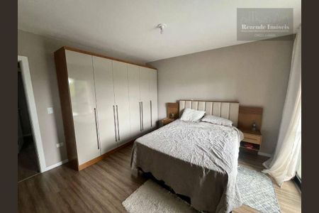 5_photo/94dce31fad.0d38d50b15ed540b-ATLAS-d0fd50e5-3d0b-4619-8d7e-dc0ff061d987.jpg de casa à venda com 3 quartos, 130m² em Fazendinha, Curitiba