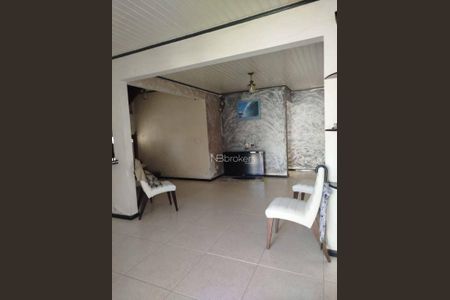 6_photo/94dce31fcb.ae3d86bef28e162d-ATLAS-23a3163a-d4f5-41b6-abb3-07e291ff1eac.jpg de casa à venda com 3 quartos, 190m² em Fazendinha, Curitiba