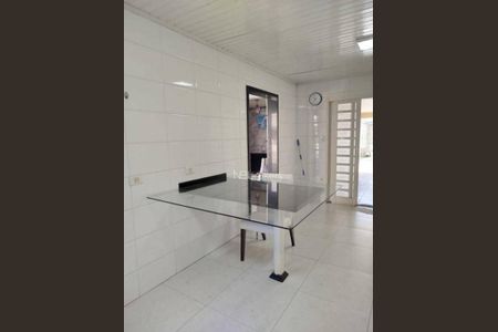 7_photo/94dce31fcb.ae3d86bef28e162d-ATLAS-46d2e6df-7a57-4c82-82b4-b97e15058b3e.jpg de casa à venda com 3 quartos, 190m² em Fazendinha, Curitiba