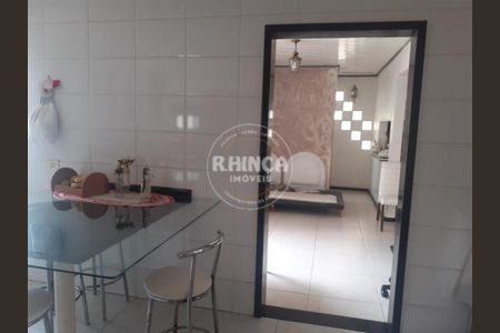 12_photo/94dce31fcb.ae3d86bef28e162d-ATLAS-a7ed2873-2373-44f3-961c-e1eab2ff3282.jpg de casa à venda com 2 quartos, 190m² em Fazendinha, Curitiba