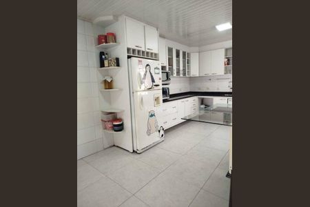 10_photo/94dce31fcb.ae3d86bef28e162d-ATLAS-dbe18db4-fb46-4983-9091-15c784fcee4a.jpg de casa à venda com 3 quartos, 190m² em Fazendinha, Curitiba