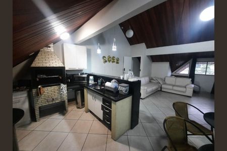 3_photo/94dce32b2f.a547a2f9ee145feb-ATLAS-7e2c3bf4-4ee5-4994-951b-b7ca952f9f74.jpg de casa à venda com 4 quartos, 330m² em Cidade Industrial de Curitiba, Curitiba