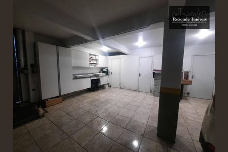 6_photo/94dce32b2f.da1b4779d056e5cc-ATLAS-b0a1f3b8-23c5-4bbf-b327-edd844ebd22b.jpg de casa à venda com 4 quartos, 330m² em Cidade Industrial de Curitiba, Curitiba