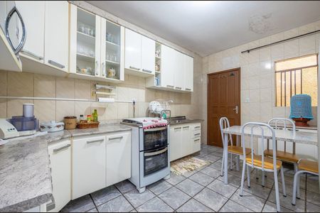 4_photo/94dce32baf.a092227452ef5b5b-ATLAS-82e8a245-81a5-4c8b-9fe8-0e12726a14eb.jpg de casa à venda com 5 quartos, 106m² em Cidade Industrial de Curitiba, Curitiba