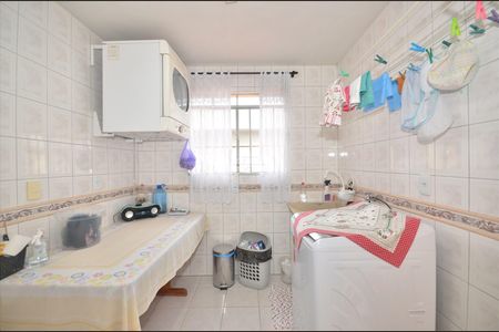 1_photo/94dce3342f.6eaa33ef77f76814-ATLAS-2ec69875-b5e4-4006-bed7-4894efdee3a6.jpg de casa à venda com 5 quartos, 224m² em Novo Mundo, Curitiba