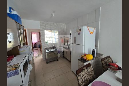 5_photo/94dce335e9.0f81dd1a9a4f6ffb-ATLAS-1c032f4b-ba99-44ce-af8d-dc2ed12bffe8.jpg de casa à venda com 3 quartos, 53m² em Novo Mundo, Curitiba