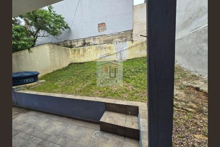 7_photo/94dce335e9.0f81dd1a9a4f6ffb-ATLAS-7a7e7f76-5121-4751-9911-e4cfc8573244.jpg de casa à venda com 3 quartos, 53m² em Novo Mundo, Curitiba