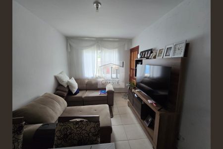 13_photo/94dce335e9.0f81dd1a9a4f6ffb-ATLAS-7e6c6247-ca27-461f-9b76-93dfce51fe35.jpg de casa à venda com 3 quartos, 53m² em Novo Mundo, Curitiba