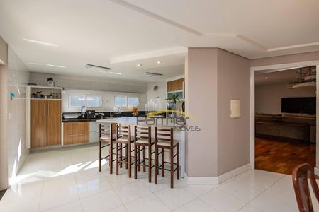 11_photo/94dce3369f.014d739fb69e46b1-ATLAS-2682ff4e-c4b6-4a91-b8b1-e3020e66894b.jpg de casa à venda com 4 quartos, 350m² em Novo Mundo, Curitiba