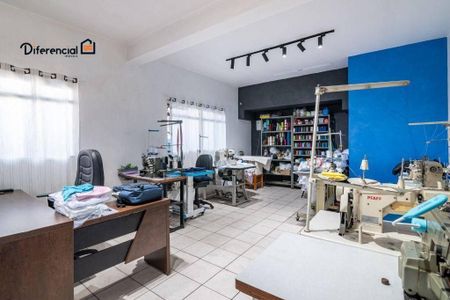 24_photo/94dce33701.39babe0b65da4e33-ATLAS-999db10d-ed22-4c21-a4c7-1b4d2123a7a7.jpg de casa à venda com 4 quartos, 385m² em Novo Mundo, Curitiba