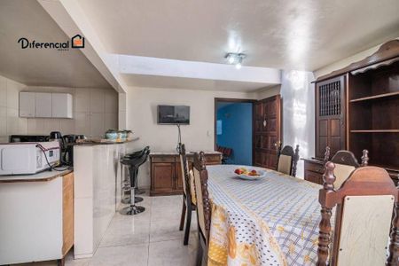 2_photo/94dce33701.39babe0b65da4e33-ATLAS-e81dbc3a-ef79-4a87-8125-10e7d8eed30e.jpg de casa à venda com 4 quartos, 385m² em Novo Mundo, Curitiba