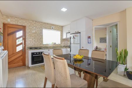 4_photo/94dce33755.7dbb7f4ebd617cd4-ATLAS-d20bd4e7-5018-45da-9e91-e2b8b3cb0b94.jpg de casa à venda com 2 quartos, 110m² em Novo Mundo, Curitiba