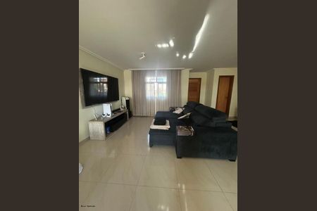 9_photo/94dce337a5.d7ff1048839b4df4-ATLAS-972dc749-e485-4e19-adf2-6c35da690375.jpg de casa à venda com 3 quartos, m² em Novo Mundo, Curitiba