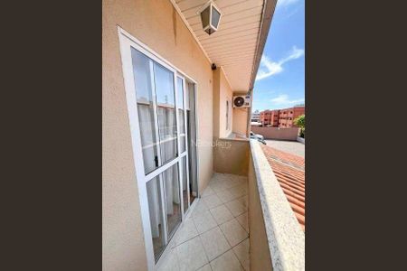 6_photo/94dce337d1.355efcdcabacb3d6-ATLAS-5d99cda6-479e-4df3-96ed-02bed5dc89d1.jpg de casa à venda com 3 quartos, 95m² em Novo Mundo, Curitiba