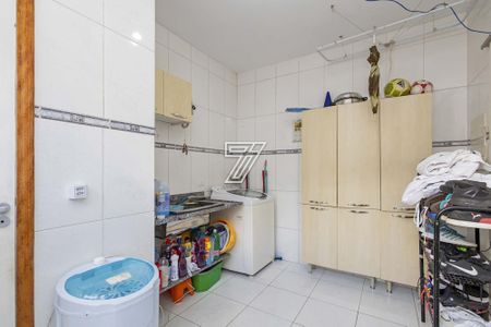 4_photo/94dce3380b.b2517d34c228f0d2-ATLAS-51e09ca7-59f2-4d0b-b045-d5fcad80180c.jpg de casa à venda com 4 quartos, 267m² em Novo Mundo, Curitiba