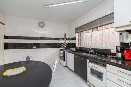 8_photo/94dce3380b.b2517d34c228f0d2-ATLAS-664ad63f-8a2e-4cb1-9f7d-352e23d2317f.jpg de casa à venda com 4 quartos, 267m² em Novo Mundo, Curitiba