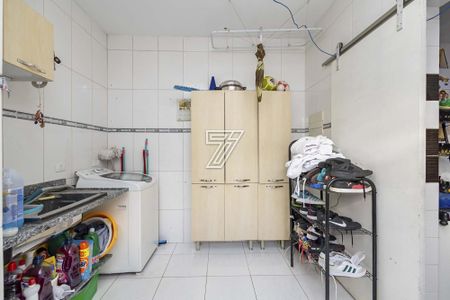 45_photo/94dce3380b.b2517d34c228f0d2-ATLAS-876797f7-6778-4633-a1cc-d449a63ce9f5.jpg de casa à venda com 4 quartos, 267m² em Novo Mundo, Curitiba