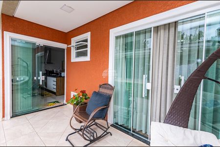 27_photo/94dce33825.e9f7fe0d28d0f4a0-ATLAS-373ba5fc-dfb8-4dea-b931-8f1f54c424ee.jpg de casa à venda com 4 quartos, 228m² em Novo Mundo, Curitiba