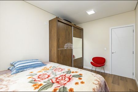 48_photo/94dce33825.e9f7fe0d28d0f4a0-ATLAS-e04a2cf3-5570-453b-9fd4-2d9de137a791.jpg de casa à venda com 4 quartos, 228m² em Novo Mundo, Curitiba