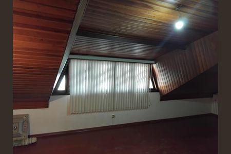 10_photo/94dce3386b.d881307b5135e420-ATLAS-5a19f78e-e537-4fd0-8d8b-cade22c08f5b.jpg de casa à venda com 4 quartos, 160m² em Novo Mundo, Curitiba