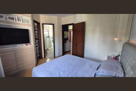 3_photo/94dce339e9.5dc92922f5f40c7d-ATLAS-1718ff6b-e19a-4c36-a88b-83594487f1a0.jpg de casa à venda com 3 quartos, 180m² em Novo Mundo, Curitiba