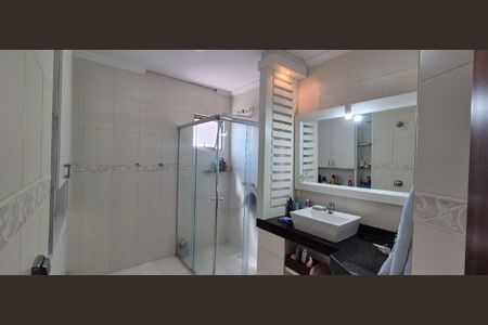 4_photo/94dce339e9.5dc92922f5f40c7d-ATLAS-34187e7e-8a50-461b-900e-d25b7d11cd0b.jpg de casa à venda com 3 quartos, 180m² em Novo Mundo, Curitiba