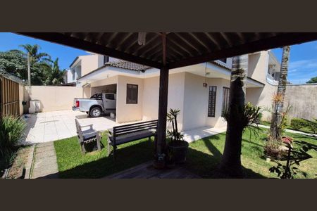 7_photo/94dce339e9.5dc92922f5f40c7d-ATLAS-52b0327b-2d3e-42fd-b345-745735e7ed61.jpg de casa à venda com 3 quartos, 180m² em Novo Mundo, Curitiba