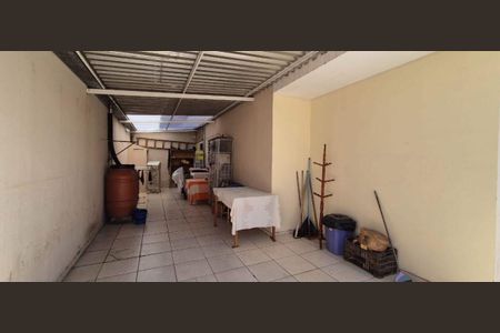 34_photo/94dce339e9.5dc92922f5f40c7d-ATLAS-97b110fe-d9eb-48c8-8d29-cd2910417ac5.jpg de casa à venda com 3 quartos, 180m² em Novo Mundo, Curitiba