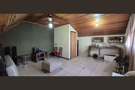 25_photo/94dce339e9.5dc92922f5f40c7d-ATLAS-a4f1bac4-665e-4356-b507-11b07b86046a.jpg de casa à venda com 3 quartos, 180m² em Novo Mundo, Curitiba