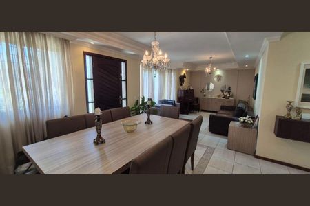 3_photo/94dce339e9.5dc92922f5f40c7d-ATLAS-b30208fc-9c4d-4d4a-ba71-35b66d7e2bda.jpg de casa à venda com 3 quartos, 180m² em Novo Mundo, Curitiba