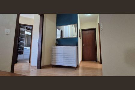 10_photo/94dce339e9.5dc92922f5f40c7d-ATLAS-d519e6e3-a6a7-46dc-b183-02bbfb8fbbc2.jpg de casa à venda com 3 quartos, 180m² em Novo Mundo, Curitiba