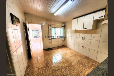 6_photo/94dce33a47.ef8b5548d1c5a743-ATLAS-35708bf4-cc6b-4fc9-8f7b-014f6c3ce232.jpg de casa à venda com 5 quartos, 116m² em Novo Mundo, Curitiba