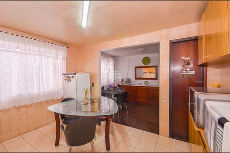 9_photo/94dce33a4f.7b5cf76929cf096b-ATLAS-83b27d45-cd20-4ac4-9405-a1b5980d1ab7.jpg de casa à venda com 3 quartos, 119m² em Novo Mundo, Curitiba