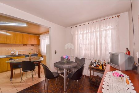 5_photo/94dce33a4f.7b5cf76929cf096b-ATLAS-b23f78a8-0b60-480b-a258-53a349ce024c.jpg de casa à venda com 3 quartos, 119m² em Novo Mundo, Curitiba