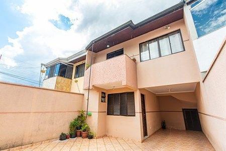 4_photo/94dce33a59.9de6362a168616a9-ATLAS-4bc706d0-9c06-44db-a52d-7646d3f34d6b.jpg de casa à venda com 3 quartos, 120m² em Novo Mundo, Curitiba