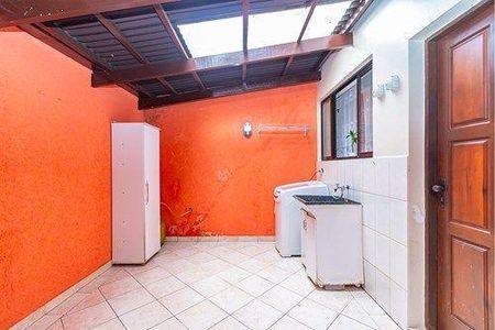 25_photo/94dce33a59.9de6362a168616a9-ATLAS-e8bb680f-6758-4b89-b6cc-20267352ef7b.jpg de casa à venda com 3 quartos, 120m² em Novo Mundo, Curitiba