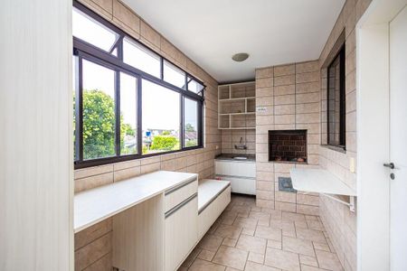 4_photo/94dce33a63.183cecbb511cf629-ATLAS-7283f92e-b5a9-4ab2-9420-d2da81876f74.jpg de casa à venda com 7 quartos, 349m² em Novo Mundo, Curitiba