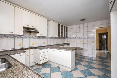 3_photo/94dce33a63.183cecbb511cf629-ATLAS-fb4f939a-439d-4eb4-b911-b978d921c4ad.jpg de casa à venda com 7 quartos, 349m² em Novo Mundo, Curitiba