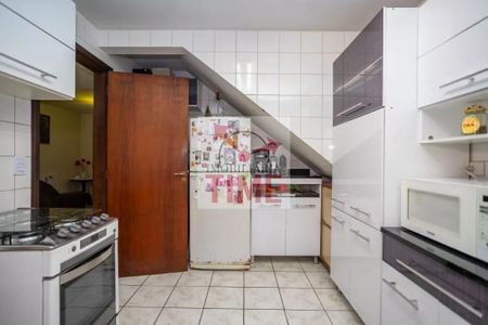 8_photo/94dce33ae5.7c432262441fa205-ATLAS-127784fe-c803-45f9-853e-bea72205fa7e.jpg de casa à venda com 3 quartos, 124m² em Novo Mundo, Curitiba