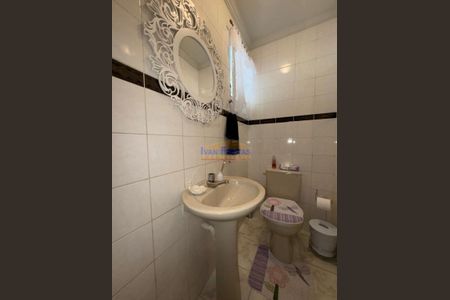 8_photo/94dce33aef.b890cfa64dcc6572-ATLAS-b4403bd1-6a38-4c36-bd65-d3ea09550284.jpg de casa à venda com 3 quartos, 178m² em Novo Mundo, Curitiba