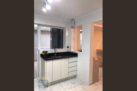 7_photo/94dce33b1f.5b1ffa6849bccbd1-ATLAS-c4f5a7d0-fea5-4cdc-8d7b-a342edb4adca.jpg de casa à venda com 3 quartos, 125m² em Novo Mundo, Curitiba