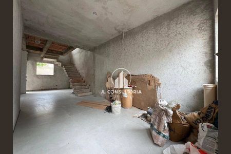 9_photo/94dce33bff.fc3124ead6c5d417-ATLAS-9bc78133-304d-46b5-a97c-9f4eac378de7.jpg de casa à venda com 3 quartos, 165m² em Novo Mundo, Curitiba