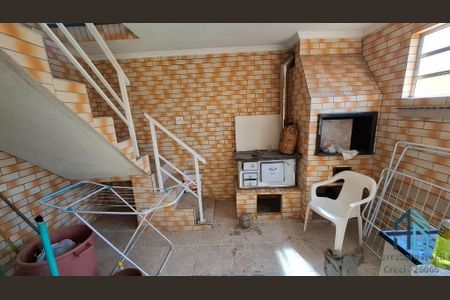 10_photo/94dce33eb7.0f81dd1a9a4f6ffb-ATLAS-68b3080d-aff1-4843-9ab4-603354ae7a40.jpg de casa à venda com 4 quartos, 500m² em Novo Mundo, Curitiba